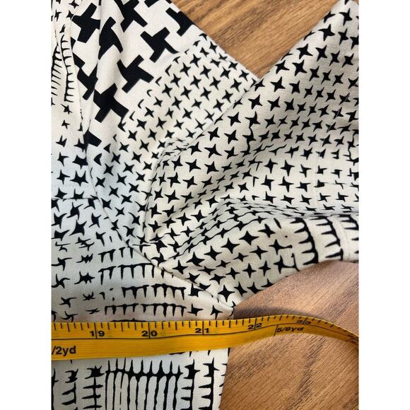 Cabi Coupe Bomber Jacket Sz Medium Ivory Black Pockets Elastic Waist Style 931 - Picture 10 of 11